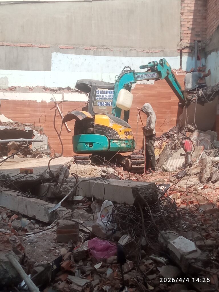 Đập Phá Nhà Cũ Quận 7 Công ty TNHH Cơ Giới An Phong Phát 