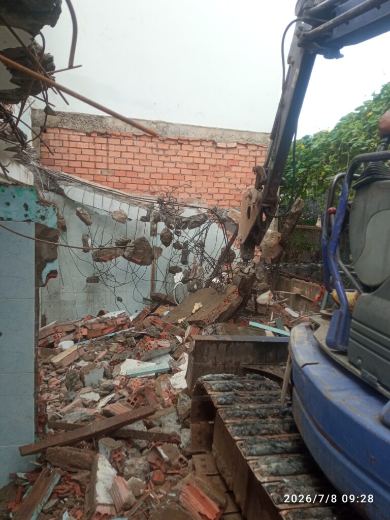 THÁO DỠ NHÀ CŨ QUẬN 6 CÔNG TY TNHH CƠ GIỚI AN PHONG PHÁT 